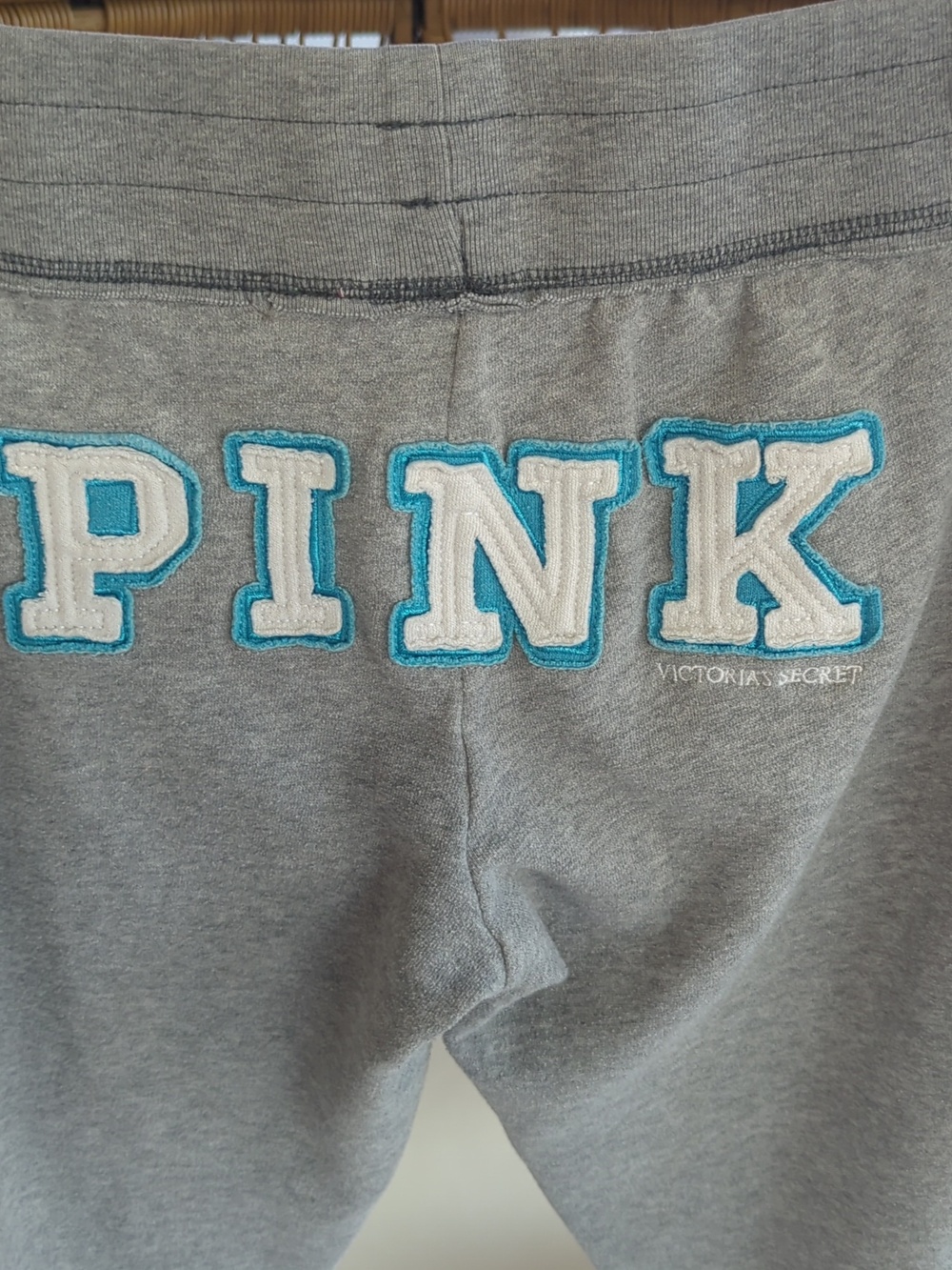 Vintage Y2K VS PINK Grey Cropped Sweats - Isle of Pink - Small